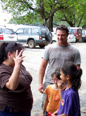 Bindi talking with Graham & his kids